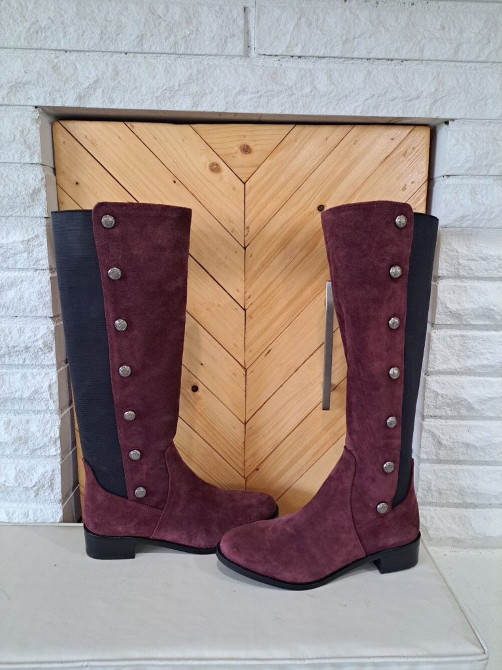 Vince Camuto Vacilla Womens Cranberry Suede Knee-High Boots Buttons Riding 9 - Picture 6 of 12